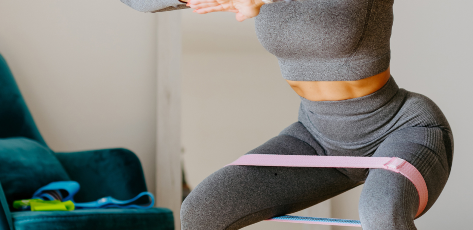 TREINO DE FORÇA EM CASA PARA INICIANTES